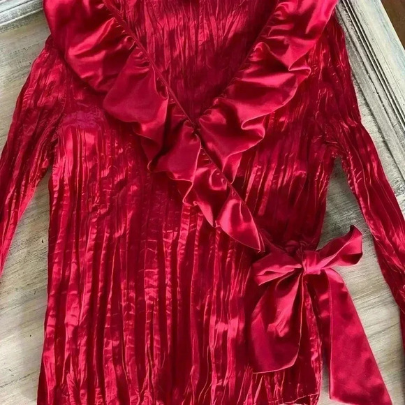 Sunny Leigh wrap top-red-size L- NWOT - Picture 1 of 7
